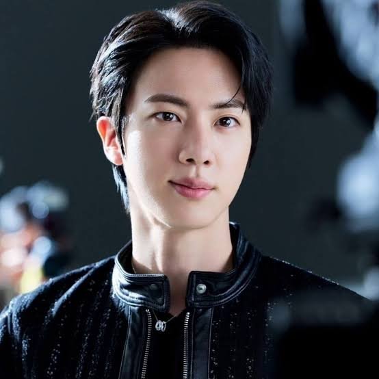 <img src="jin-bts-kim-seokjin-mais-velho-33-anos.jpg" alt="Jin do BTS Kim Seokjin integrante mais velho 33 anos visual do grupo">