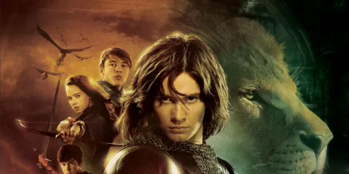 Príncipe Caspian e Peter Pevensie com espadas em frente às ruínas do castelo de Cair Paravel em Nárnia - onde assistir As Crônicas de Nárnia 2 em 2026
Texto alternativo curto:
As Crônicas de Nárnia 2 Príncipe Caspian sinopse completa e final explicado